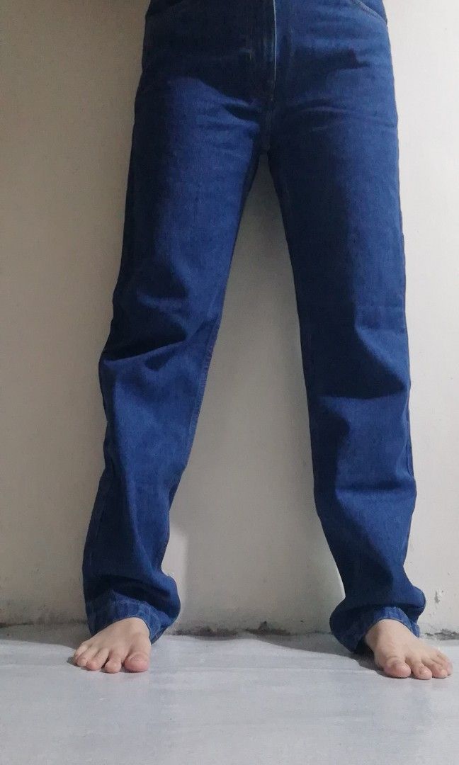Wide Leg Jeans (Category: Jeans) located in Mabalacat. Submitted by declutter_by_eij (Listing ID 1240171797, Image 2). Description: Fits 30-34.