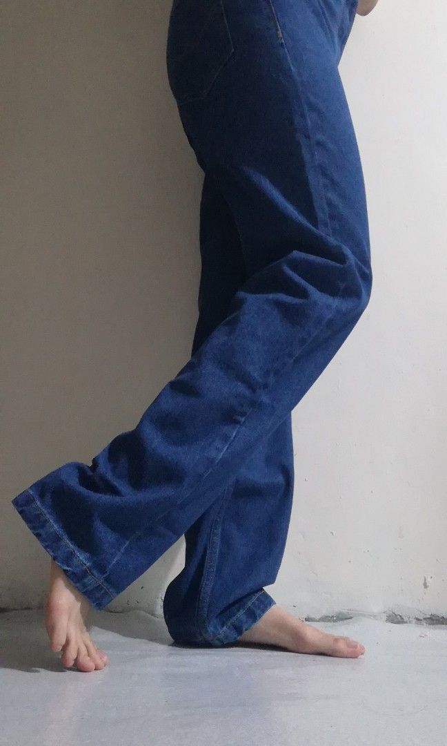 Wide Leg Jeans (Category: Jeans) located in Mabalacat. Submitted by declutter_by_eij (Listing ID 1240171797, Image 3). Description: Fits 30-34.