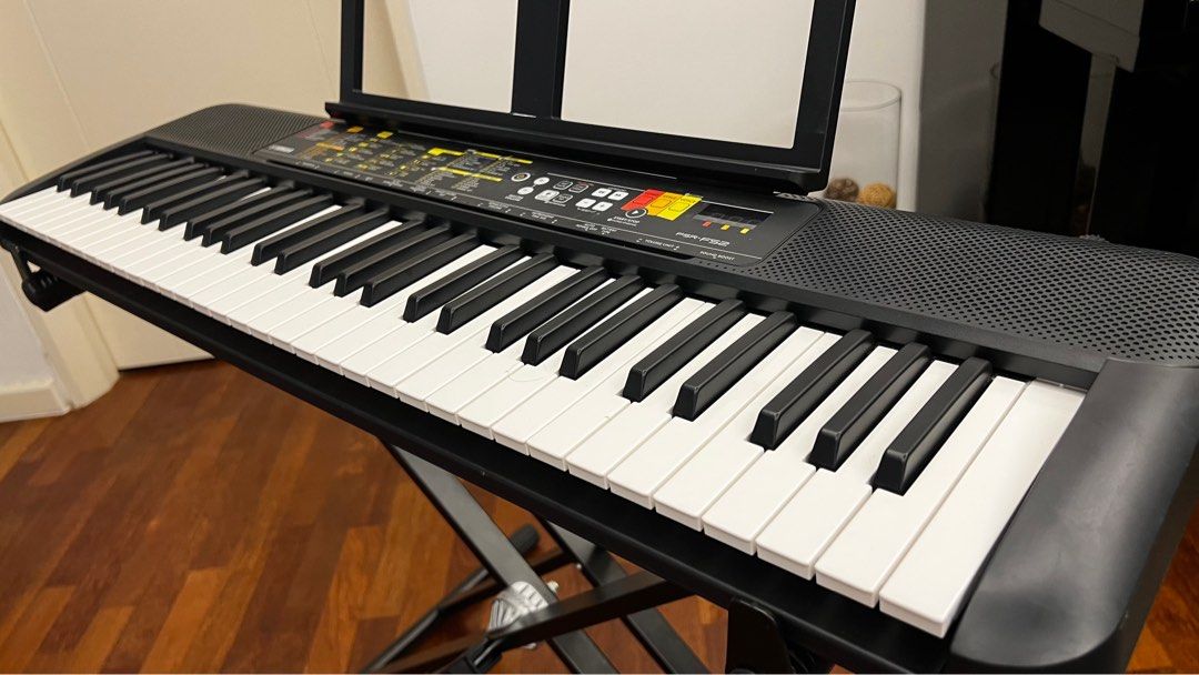 Yamaha Digital Keyboard PSRF52, Hobbies & Toys, Music & Media, Musical Instruments on Carousell