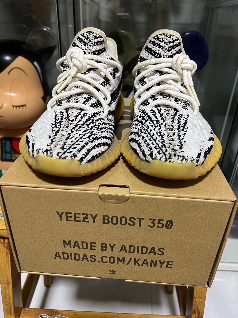Yeezy 350 V2 zebra