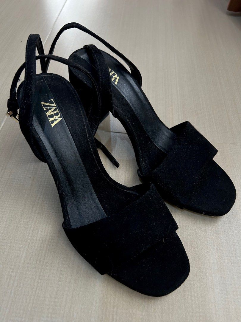 Zara hotsell black wedges