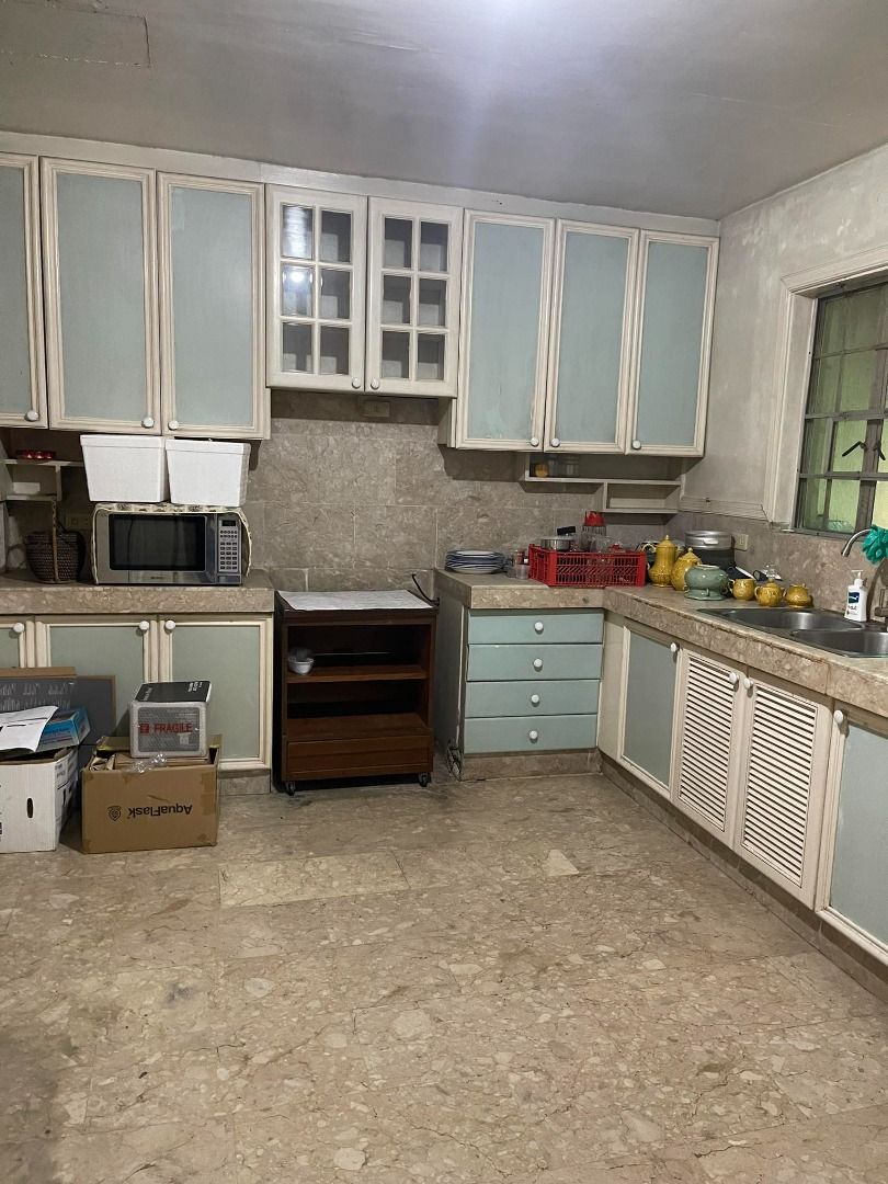 4 bedroom house and lot for sale at Varsity Hills, Loyola Heights