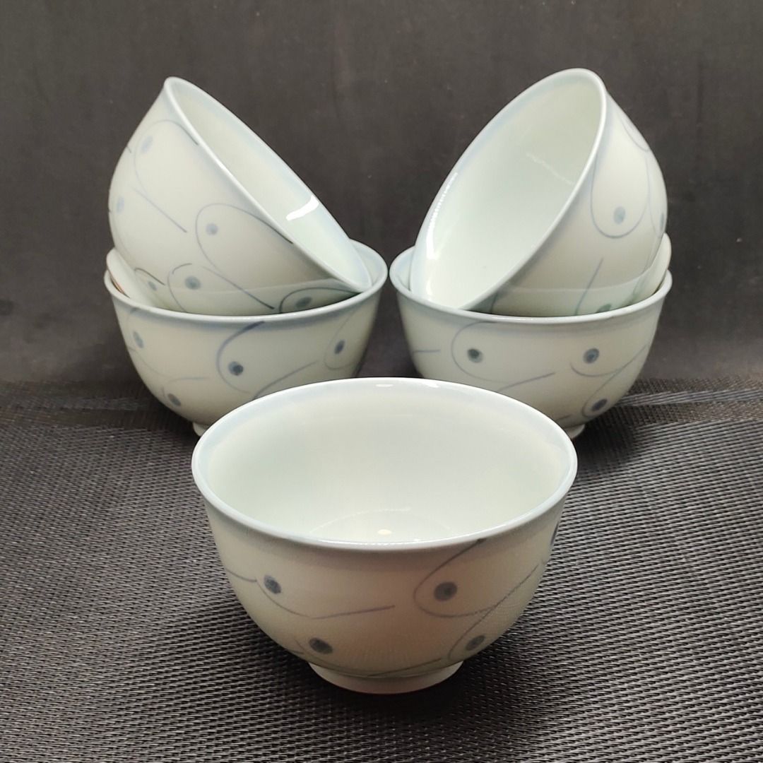 5pcs Japanese Tea Cups / Sake Choko - Fish Scale and Dots Pattern (Category: Coffee & Tea Tableware) located in Cabuyao City. Submitted by mamezaraph (Listing ID 1243495303, Image 1). Description: 🌸 SOLD AS A SET; 5 pcs/set 🌸 Ceramic 🌸 Signed 🌸 Like new with a chip on 1 cup at the bottom unnoticeable part (please view the last photo to see the actual condition) 🌸 Dimension: Top Diameter: 10cm Height: 5cm Bottom Diameter: 5cm 🌸 Great for ser