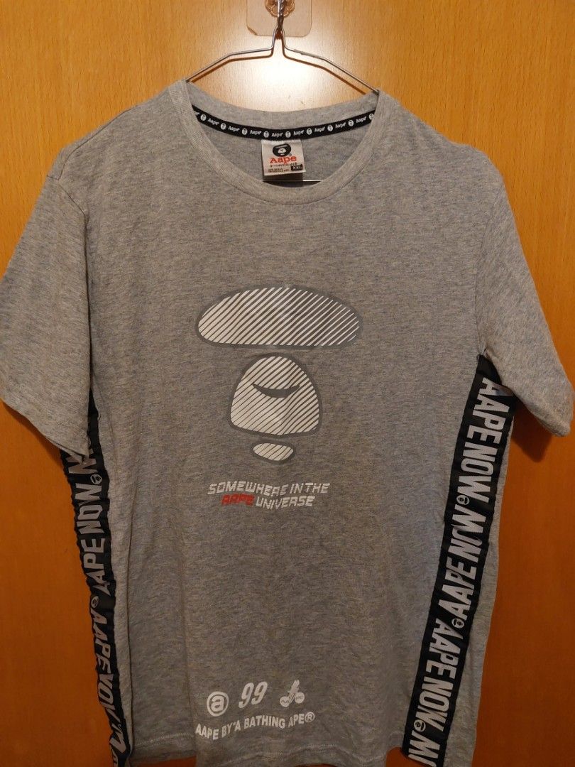 Aape Tee （分類：T-shirt、恤衫、有領衫）位於 Hong Kong。 由 mimi8fashion8 提交（商品編號 1243696708，圖片 1）。簡介： 。