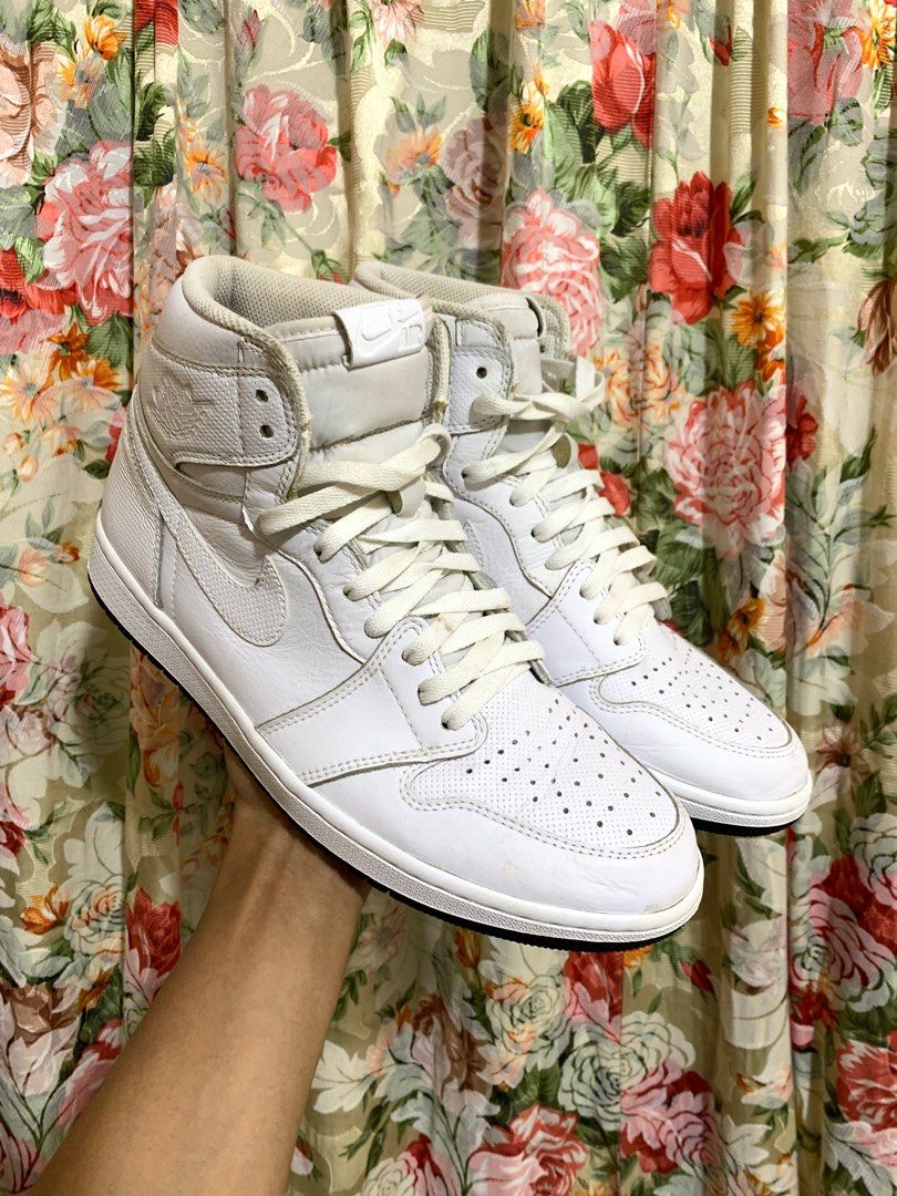 Jordan 1 perforated deals white on feet