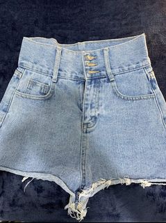 (Category: ) located in . Submitted by declutter21m (Listing ID 1243705626, Image 1). Description: .