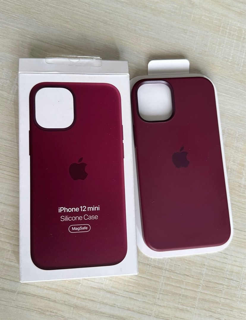 iPhone 12 mini Silicone Case with MagSafe - Plum - Apple
