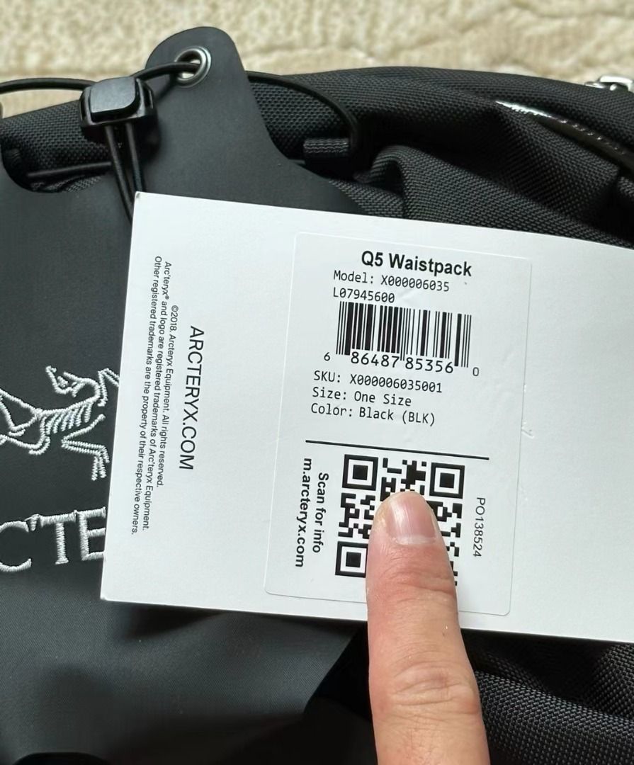 Arcteryx Q5 Waistpack 純個性色腰包男女同款情侶款黑色, 名牌, 手袋及