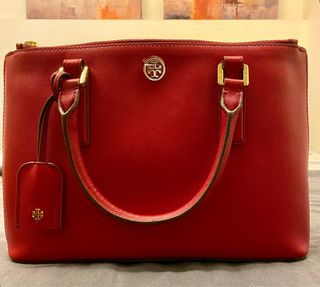 Tory burch T Monogram Jacquard Zip Shoulder Bag, Women's Fashion, Bags &  Wallets, Shoulder Bags on Carousell