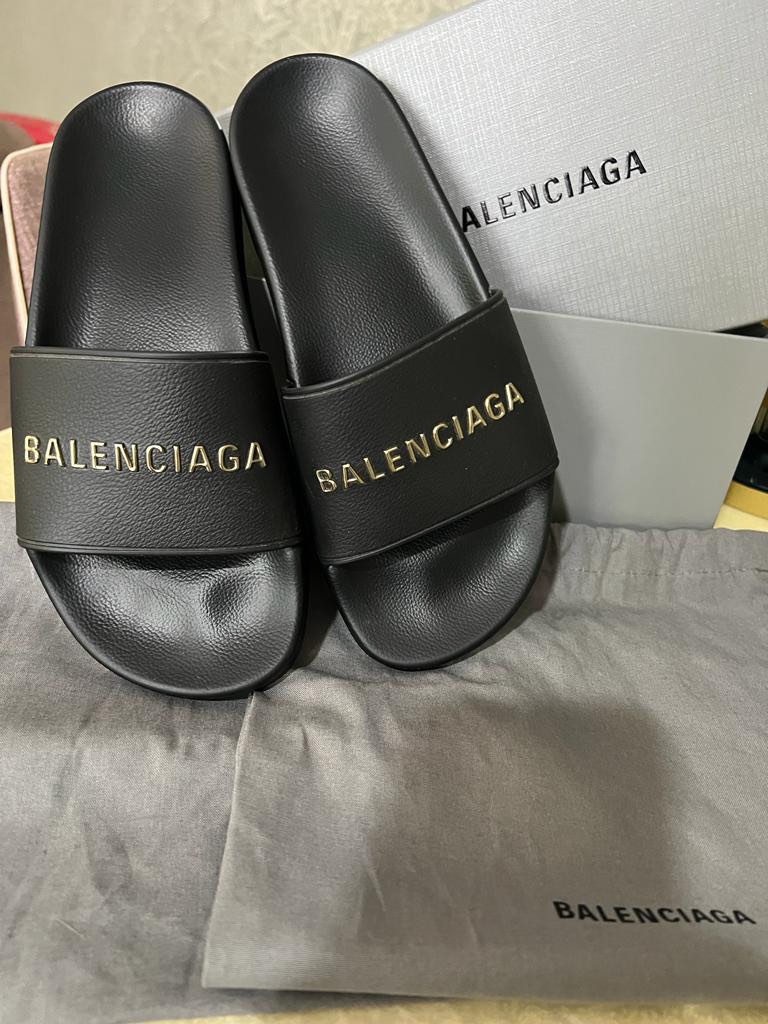 BALENCIAGA SLIDER, Luxury, Sneakers & Footwear on Carousell