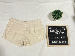 (Category: ) located in . Submitted by Saranghae (Listing ID 1243655166, Image 1). Description: .
