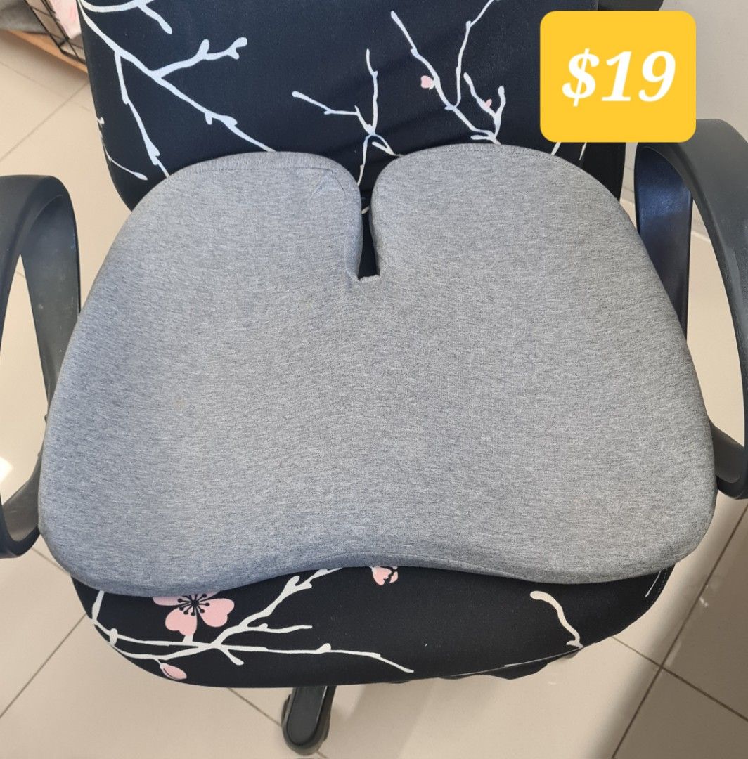BEWELL ergonomic seat cushion, Everything Else on Carousell