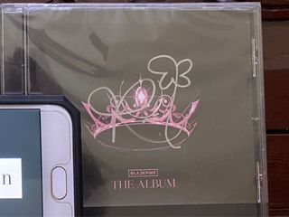 Blackpink The album signed Rosé with cd
