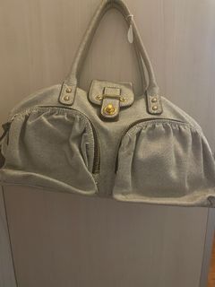 (Category: ) located in . Submitted by expatsale88 (Listing ID 1243613966, Image 1). Description: .