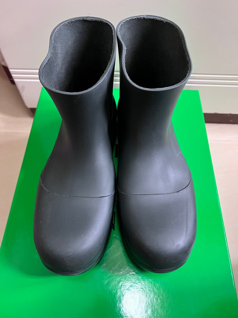 Bottega Veneta Puddle Boots 41 , 名牌, 鞋及波鞋- Carousell
