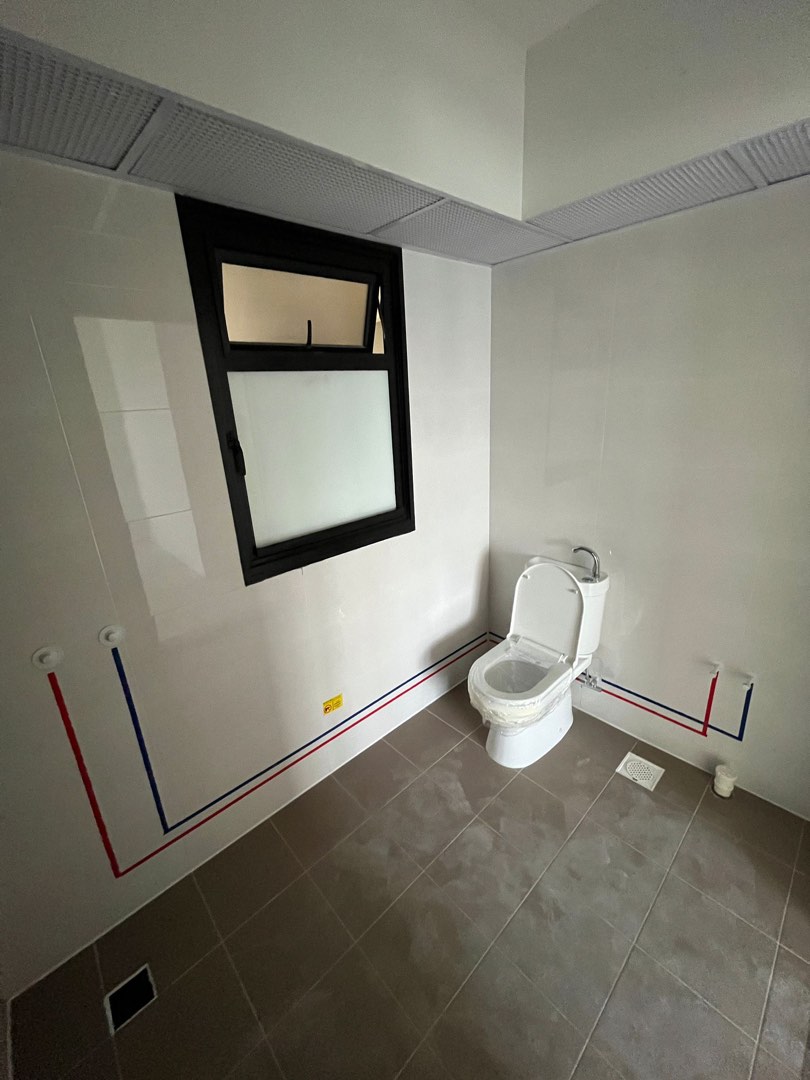 BTO toilet bowl, Furniture & Home Living, Bathroom & Kitchen Fixtures