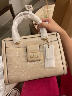 (Category: ) located in . Submitted by lovestosellph (Listing ID 1243670627, Image 1). Description: .
