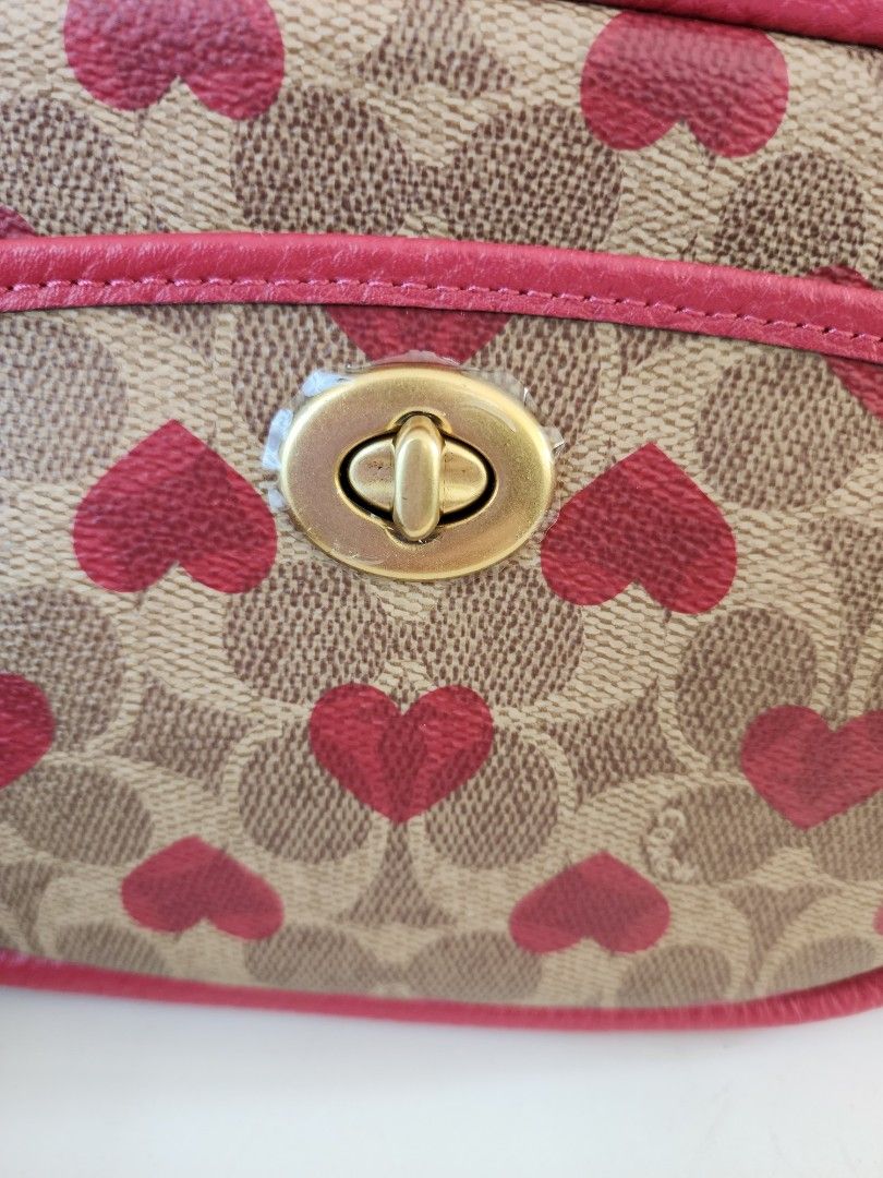 Coach Camera Bag In Signature Canvas With Heart Print (NEW), Barang