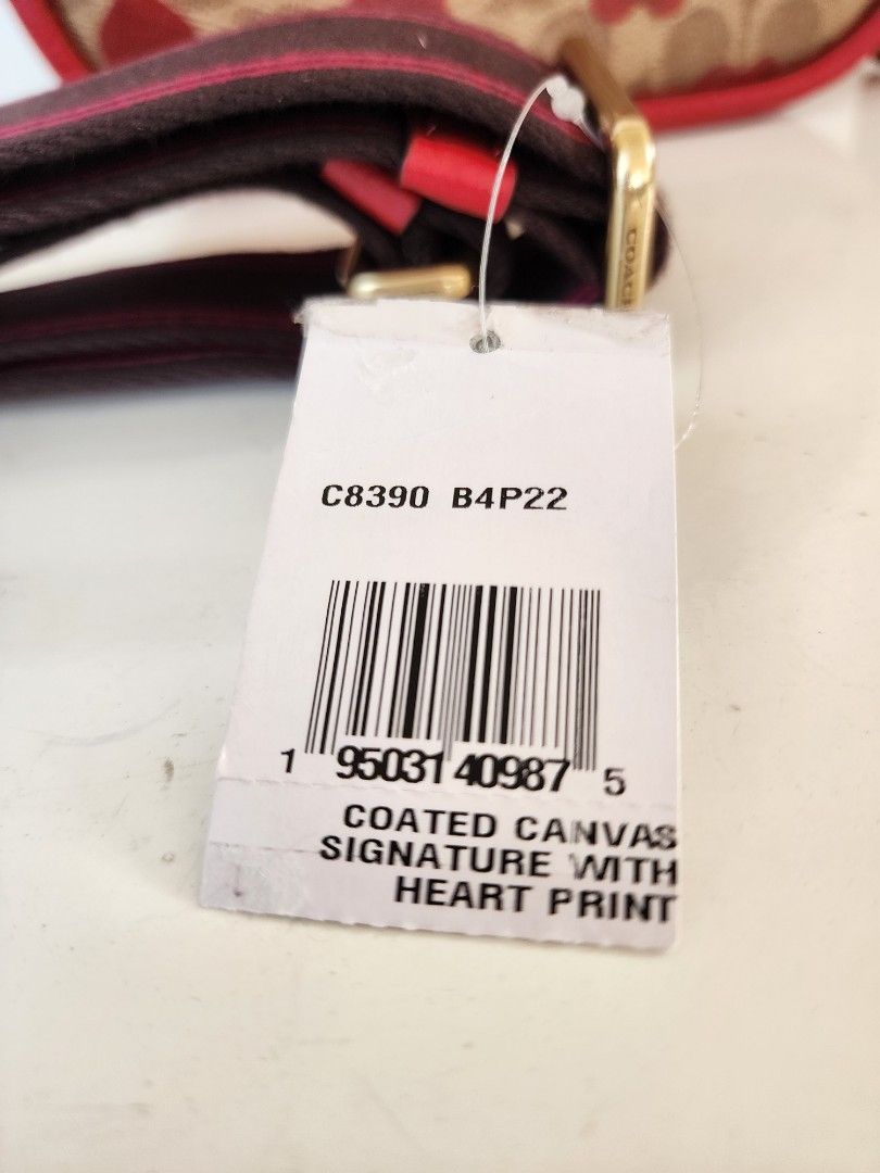 Coach Camera Bag In Signature Canvas With Heart Print (NEW), Barang