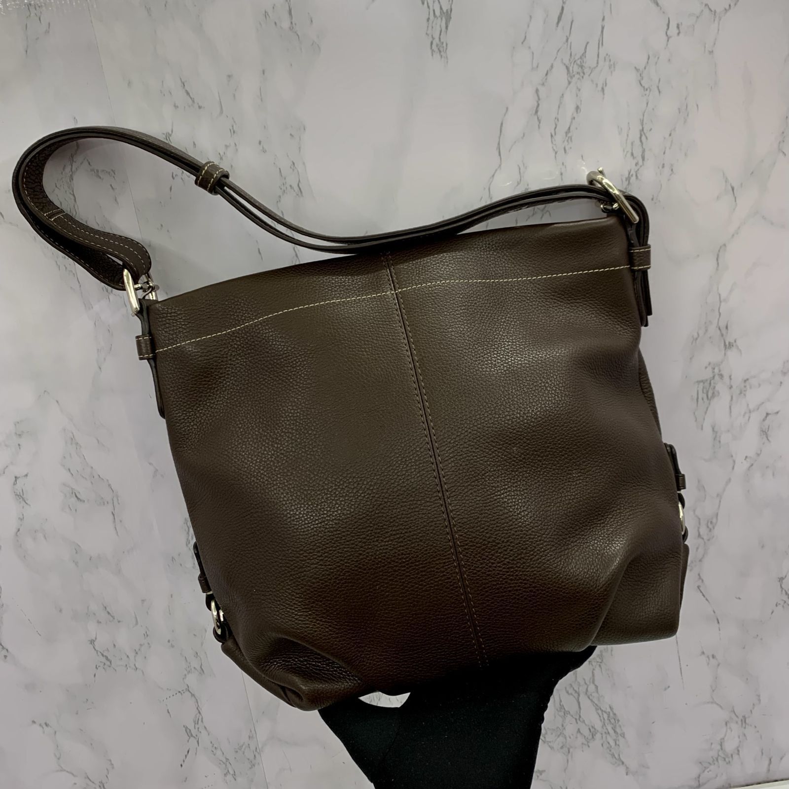 COACH F15064 BROWN LEATHER DUFFLE ONE SHOULDER BAG 237019978 WE Luxury Bags Wallets on Carousell