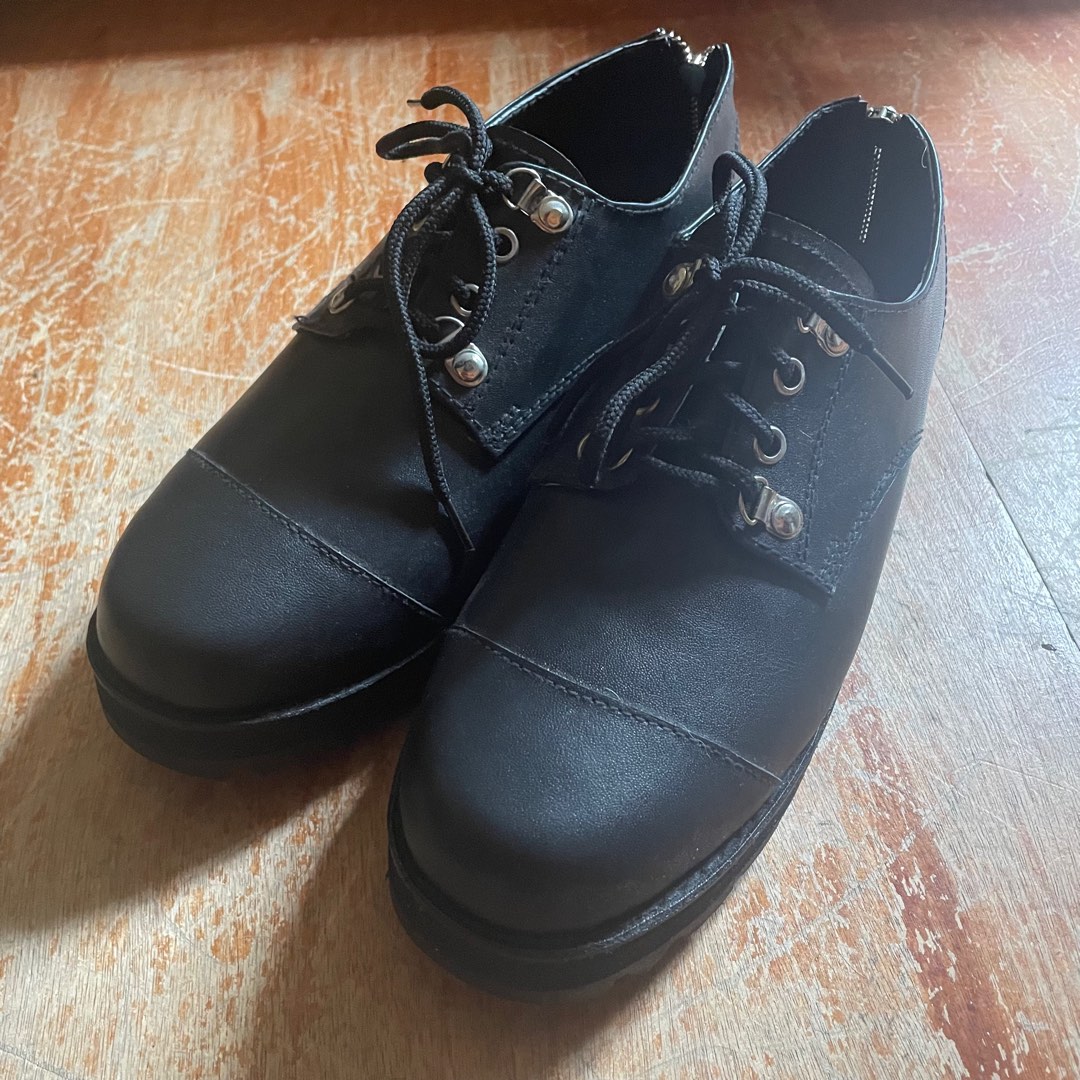 Custom back zip derby (need gone) on Carousell