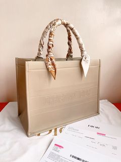 （分類：）位於 。 由 dolcevitadeali 提交（商品編號 1243666607，圖片 1）。簡介： 。