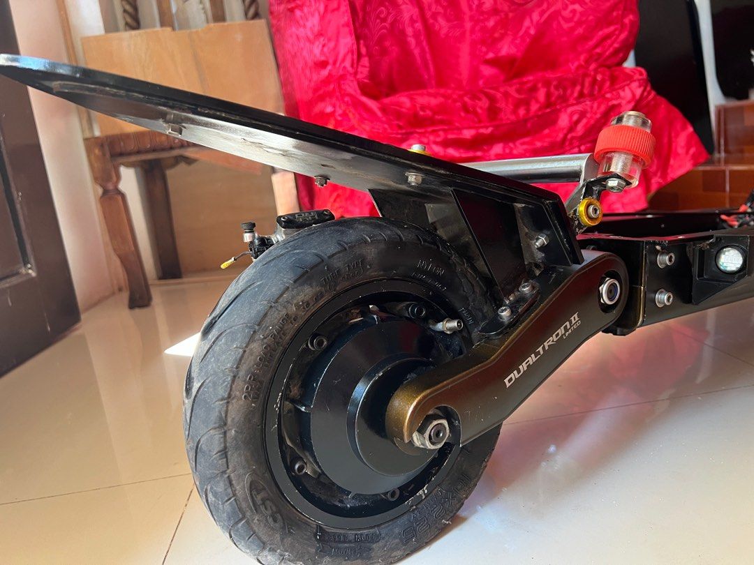 Dualtron 2 Limited Electric Scooter (Defective), Sports Equipment, Sports & Games, Skates