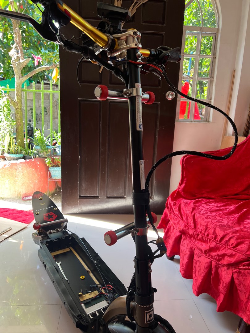 Dualtron 2 Limited Electric Scooter (Defective), Sports Equipment, Sports & Games, Skates