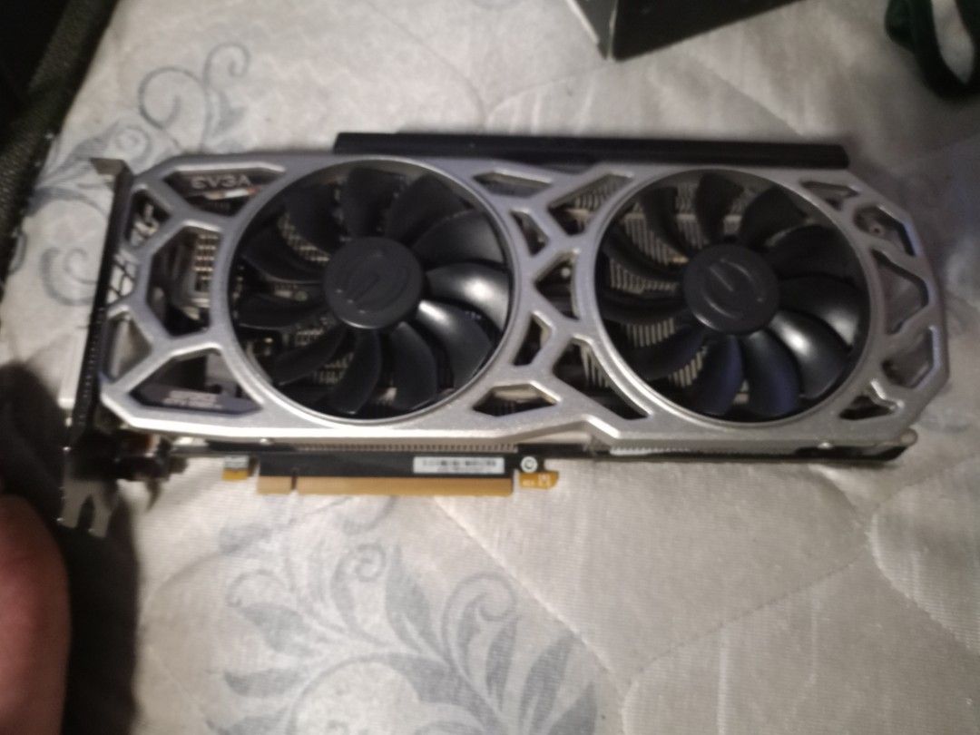 EVGA GTX 1080 TI SC2 11GB Ryzen 5 2600 Used urgent to sell