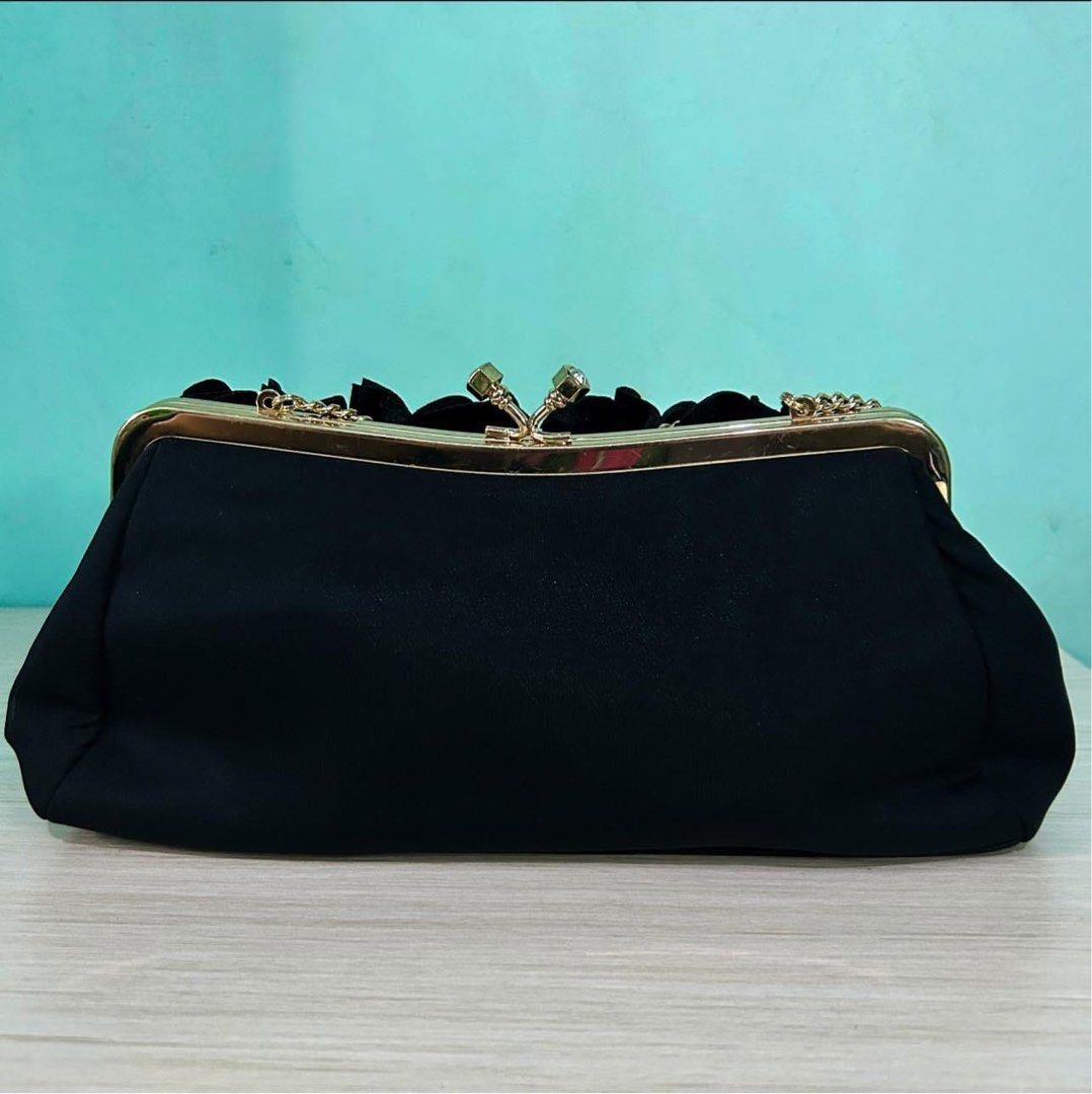 Formal clutches on Carousell