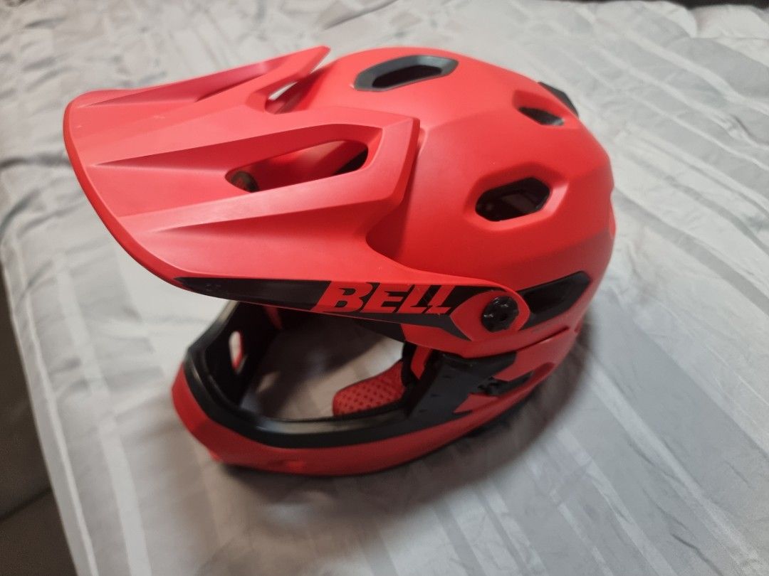 detachable chin helmet