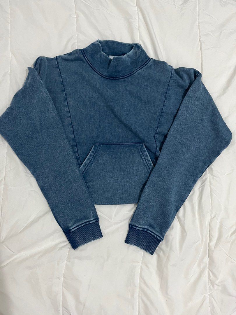Gymshark Legacy Washed Denim Sweatshirt (Category: Activewear) located in Quezon City. Submitted by jc24208 (Listing ID 1243706788, Image 1). Description: .