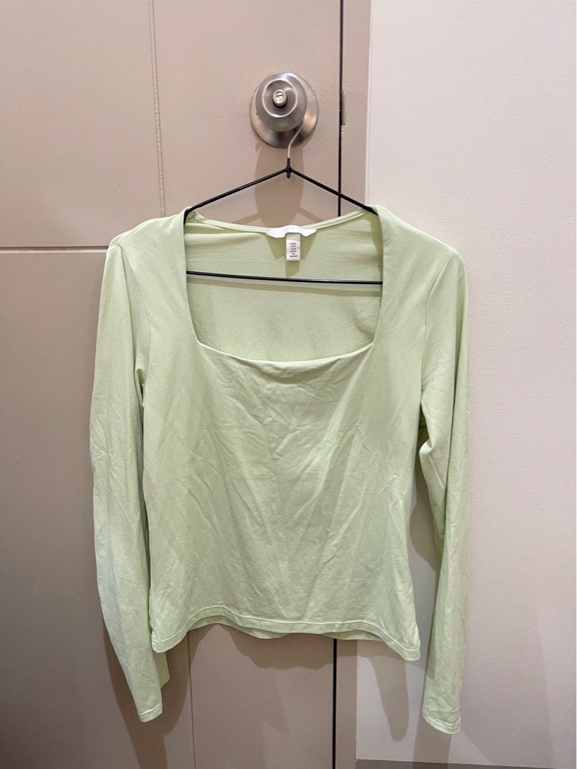 H&M Square Neck Longsleeve Blouse (Category: Blouses) located in Baliuag. Submitted by iluvbiscoffcookie (Listing ID 1243588971, Image 2). Description: .