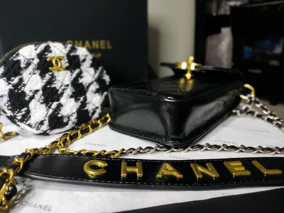 Japan Preloved Chanel Phone Bag (Category: Luxury Bags & Wallets) located in Cebu City. Submitted by day.98 (Listing ID 1243664734, Image 2). Description: selected from japan surplus genuin leather with holo sticker with box & dust bag no flaws.
