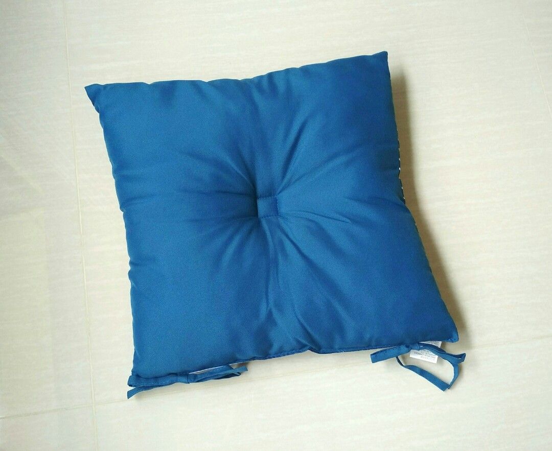 Jean Perry Daiso chair cushions pillows seat pads, Furniture & Home