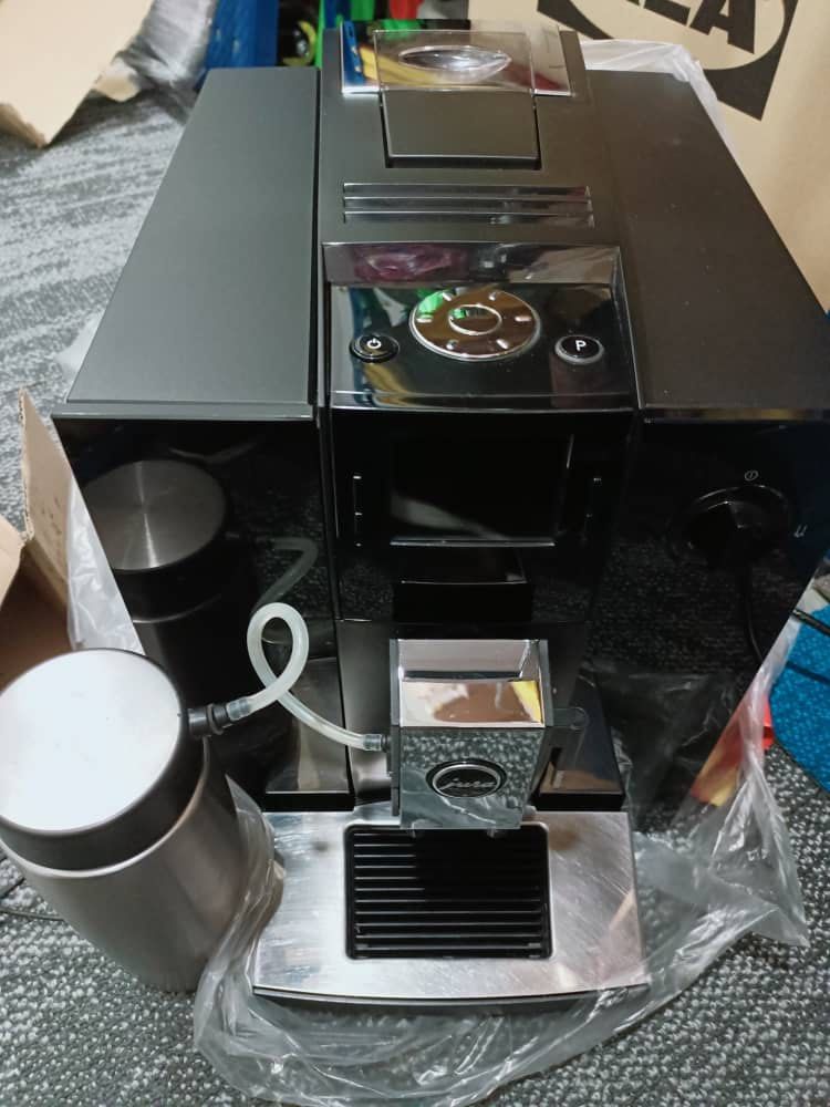 Jura F9 Coffee Machine, TV & Home Appliances, Kitchen Appliances