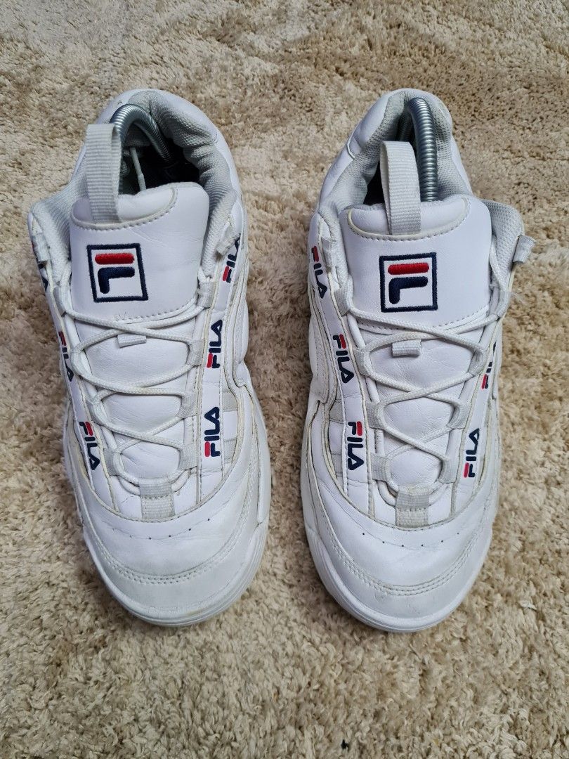 Sneaker hot sale fila putih