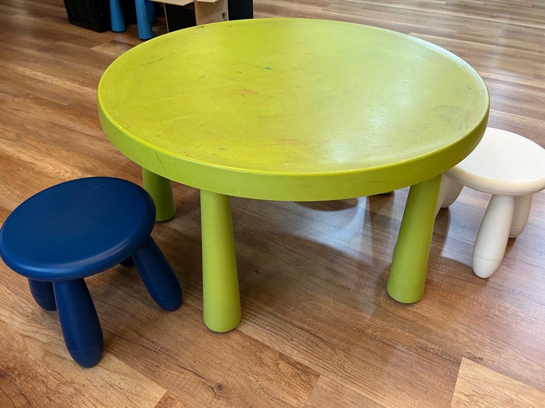 Kids round table and 4 stools (different colour mix), Babies & Kids