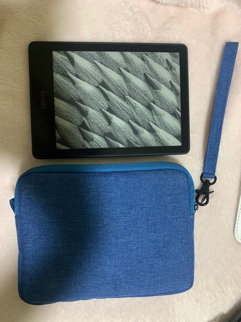 Kindle sleeves or bag (Category: Laptop Bags & Sleeves) located in Bacoor. Submitted by mscao (Listing ID 1243657619, Image 1). Description: Kindle Sleeves Bag RFS Not using.