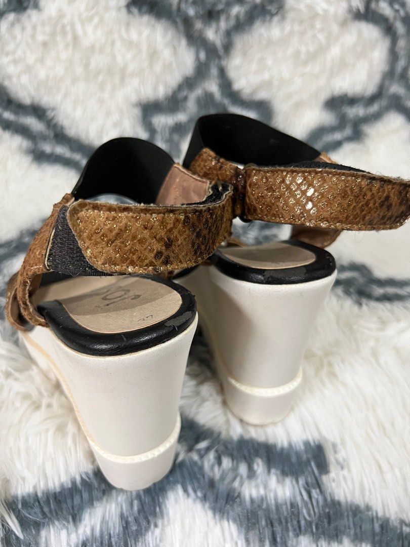 western leather wedges