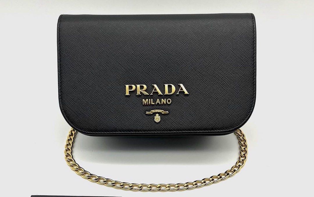 Like new PRADA WOC (Category: Luxury Bags & Wallets) located in Santa Ana. Submitted by astonandariana (Listing ID 1243496125, Image 1). Description: .
