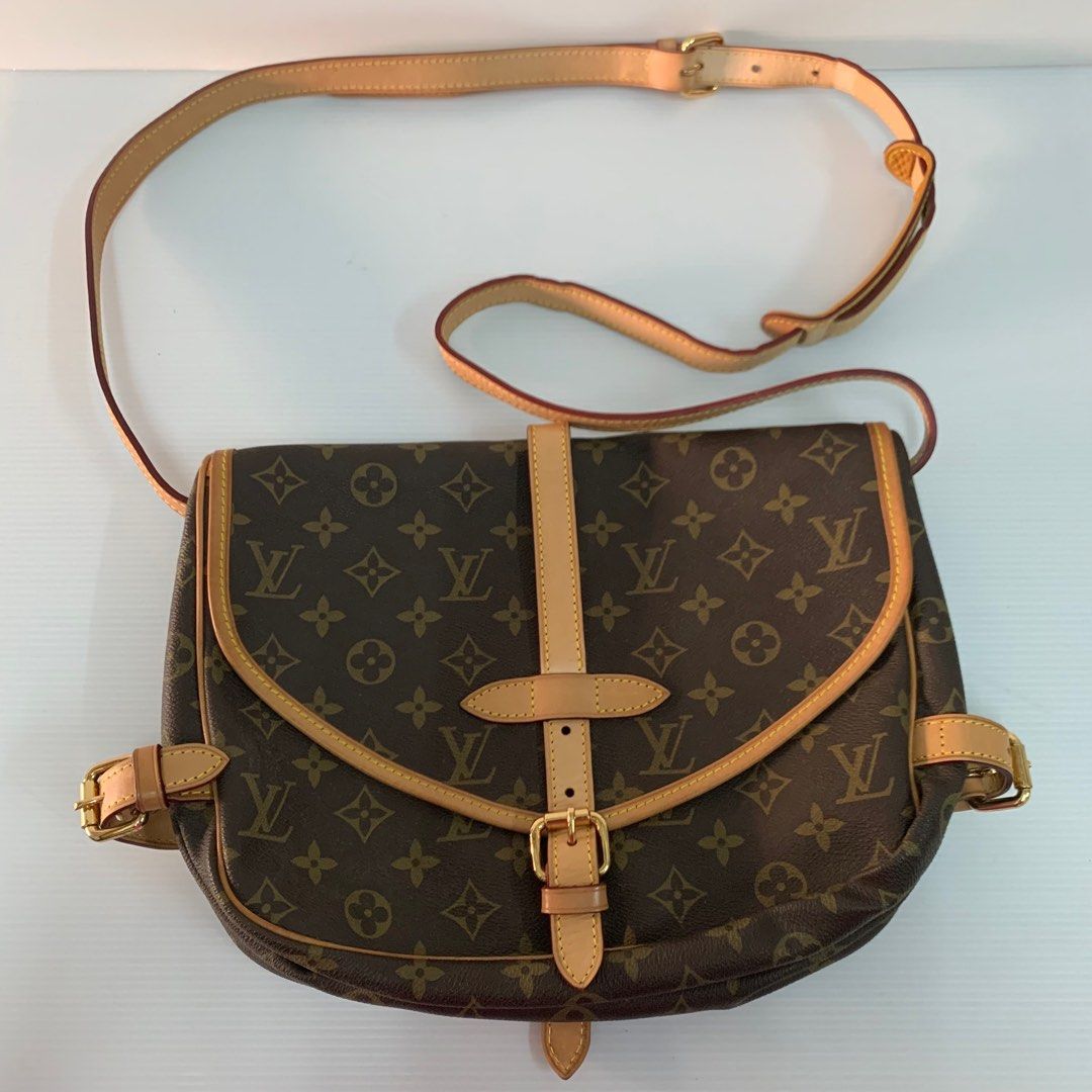 Shop Louis Vuitton Saumur Slingbag (M45912) by LesAiles