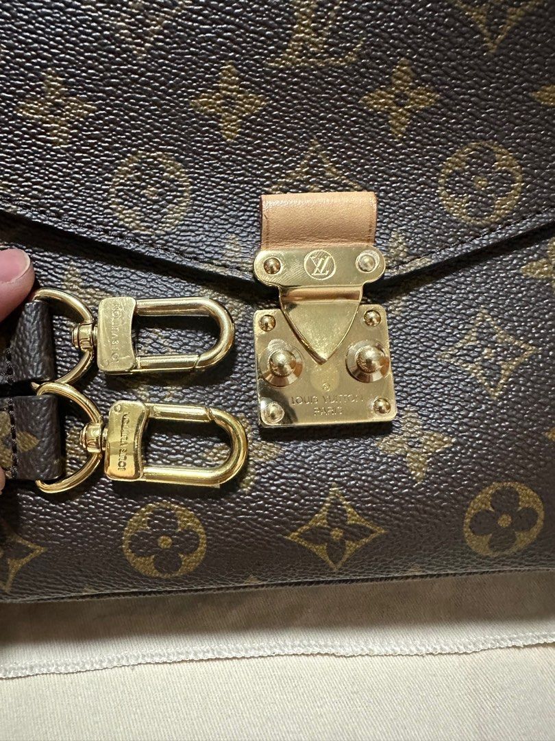 Pochette metis crooked hotsell lock