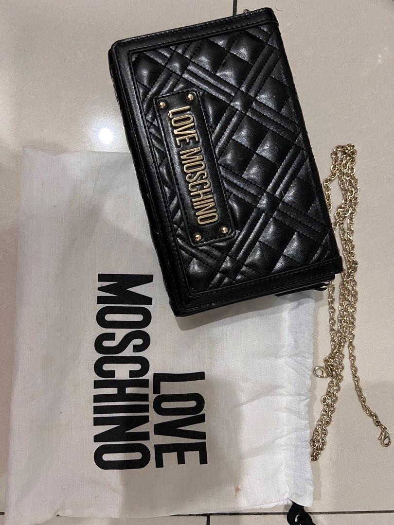 Love moschino quilted store logo chain bag