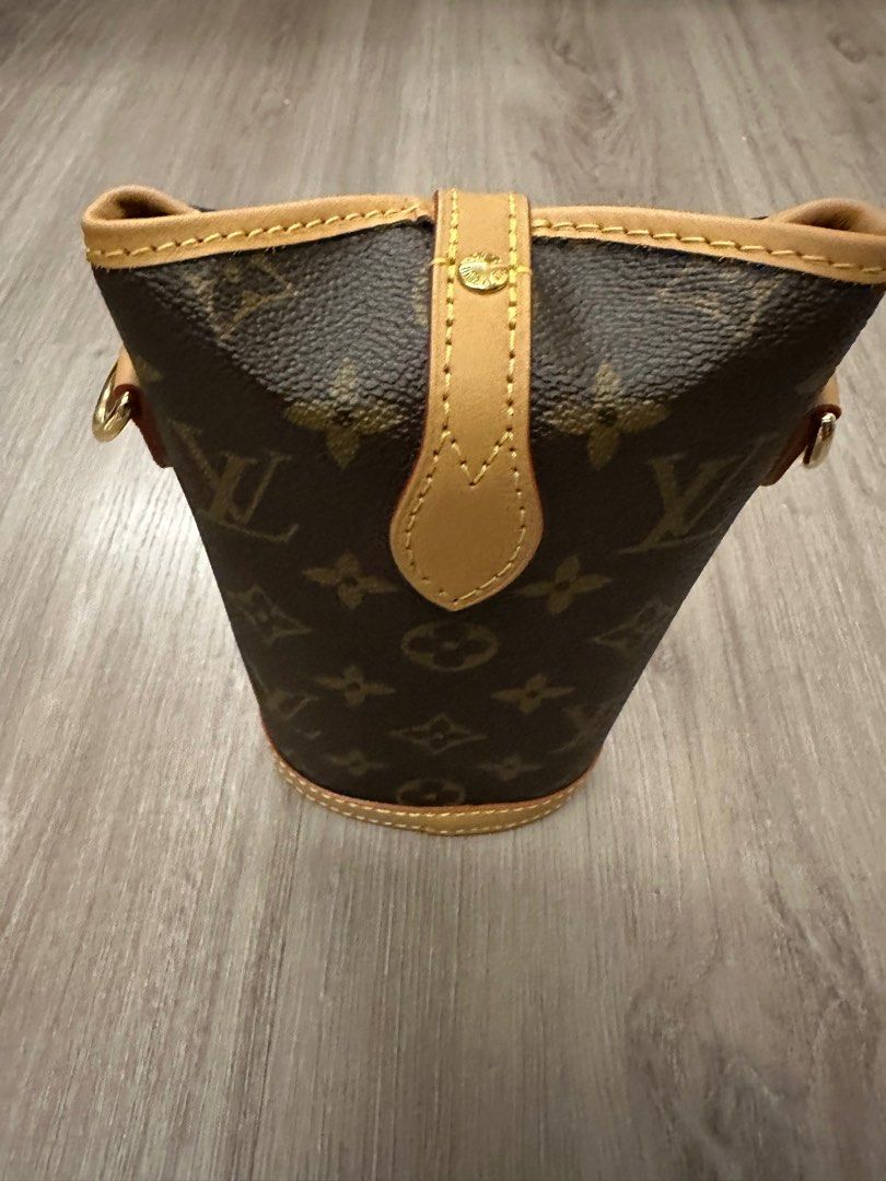 Louis Vuitton LV fold me pouch, Luxury, Bags & Wallets on Carousell