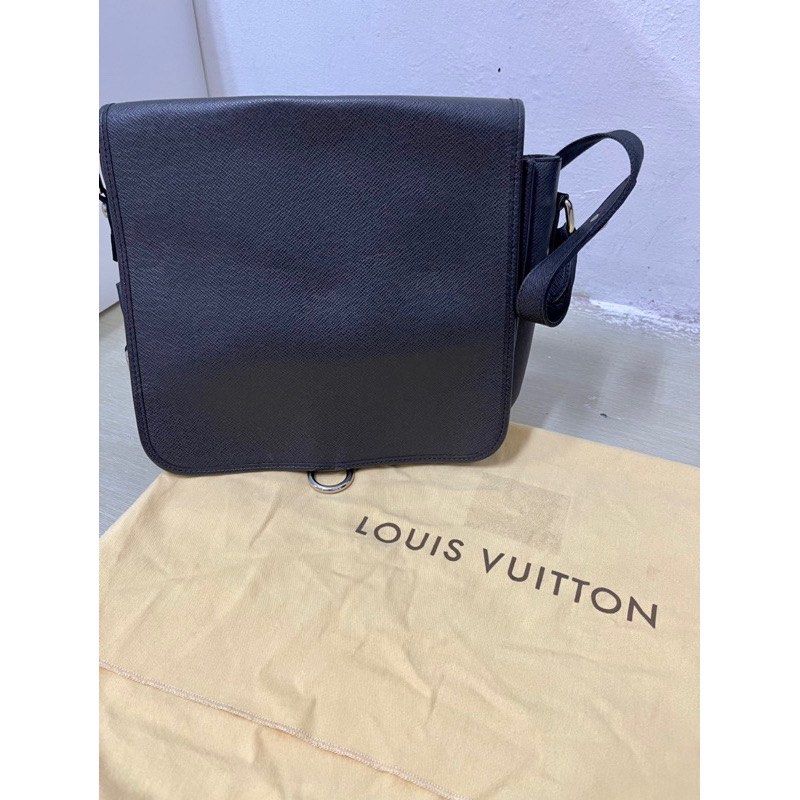 Louis Vuitton Patches Sling bag, Men's Fashion, Bags, Sling Bags on  Carousell