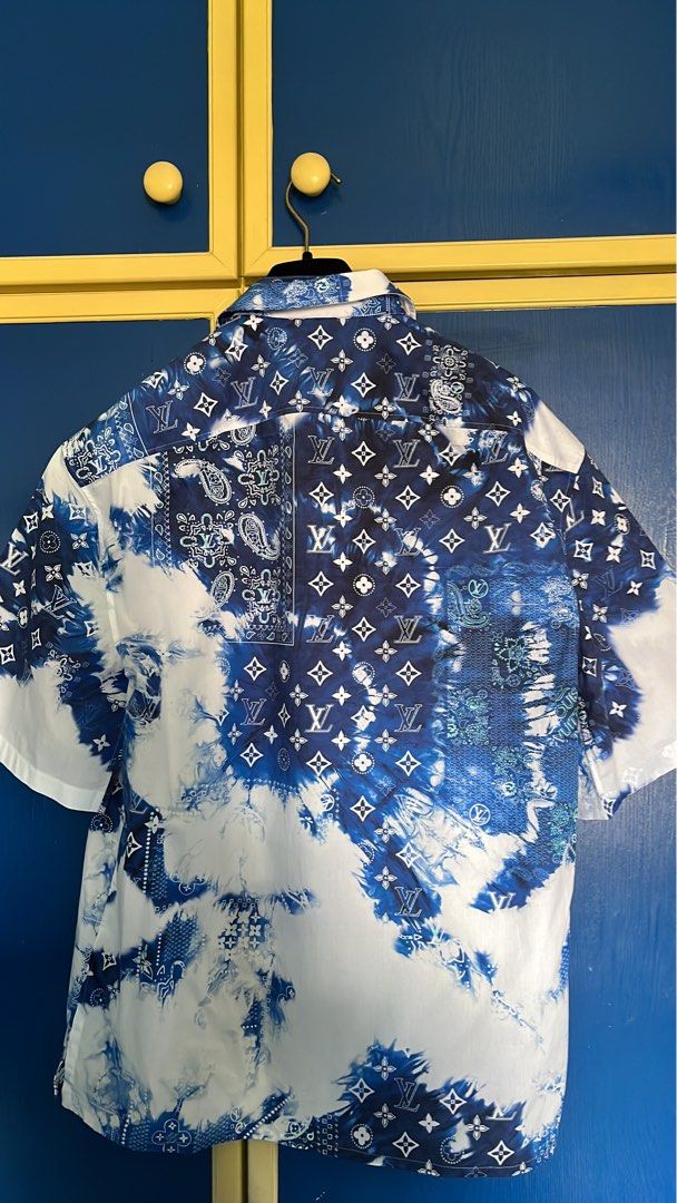 Camisa de manga corta Monogram Bandana de Louis Vuitton. Precio: 750 euros., Fueradeserie/moda-y-caprichos