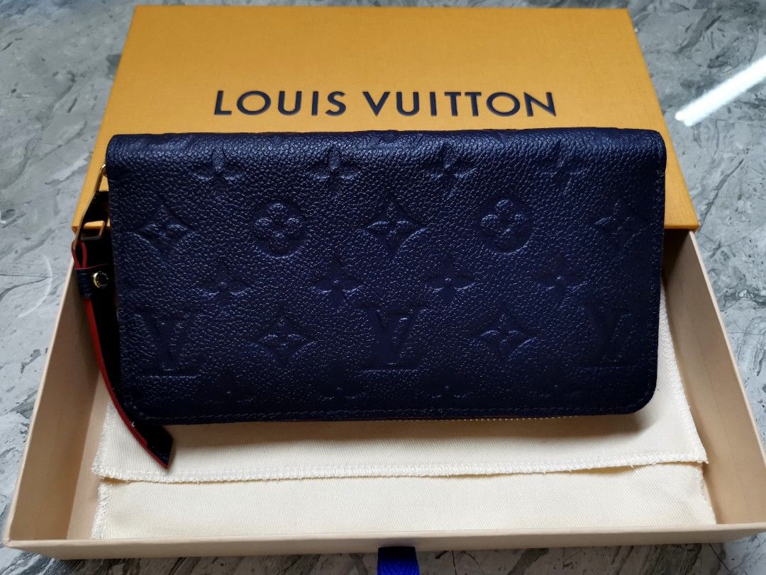 LN LV ZOE WALLET (M62932), Luxury, Bags & Wallets on Carousell