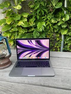 Macbook Pro 13 inch 2017 8/256 Normal Semua, Free Delivery