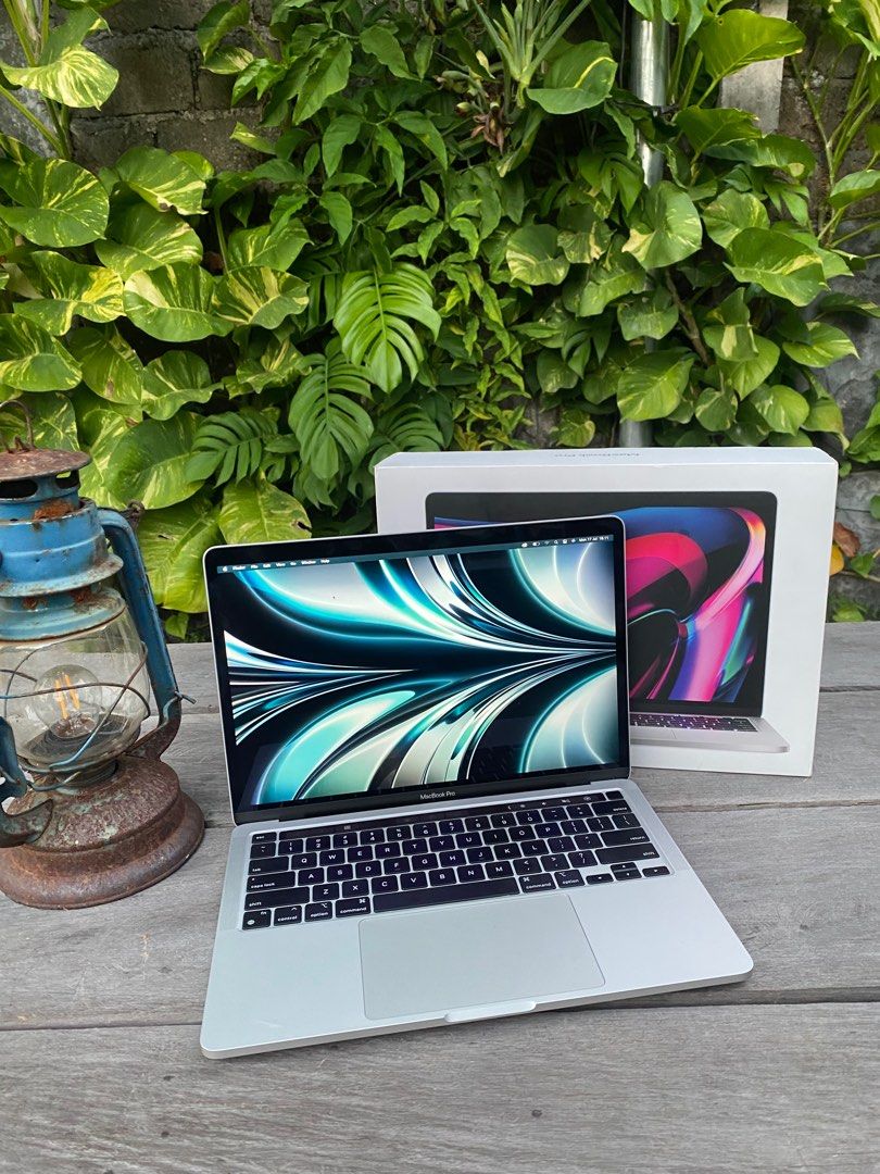 Harga macbook sales pro 2020